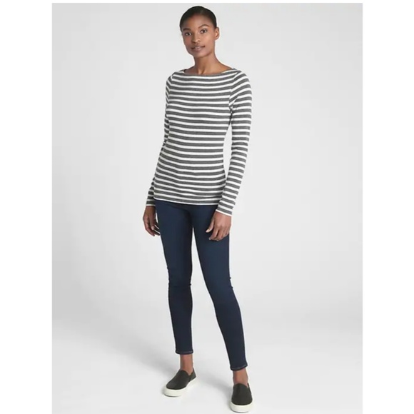 3/$15🌷GAP Stripe Citron Gray Crewneck Tee - Picture 8 of 8